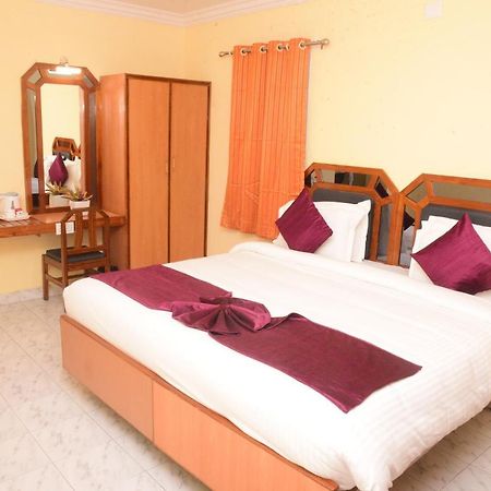 Hotel Vijaya Residency Anakāpalle Eksteriør bilde